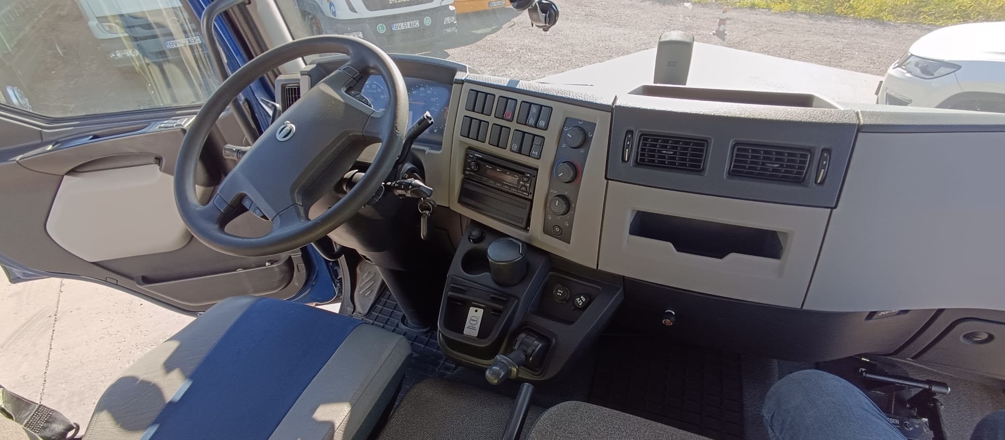 Autocamion VOLVO - automat, ultima generatie