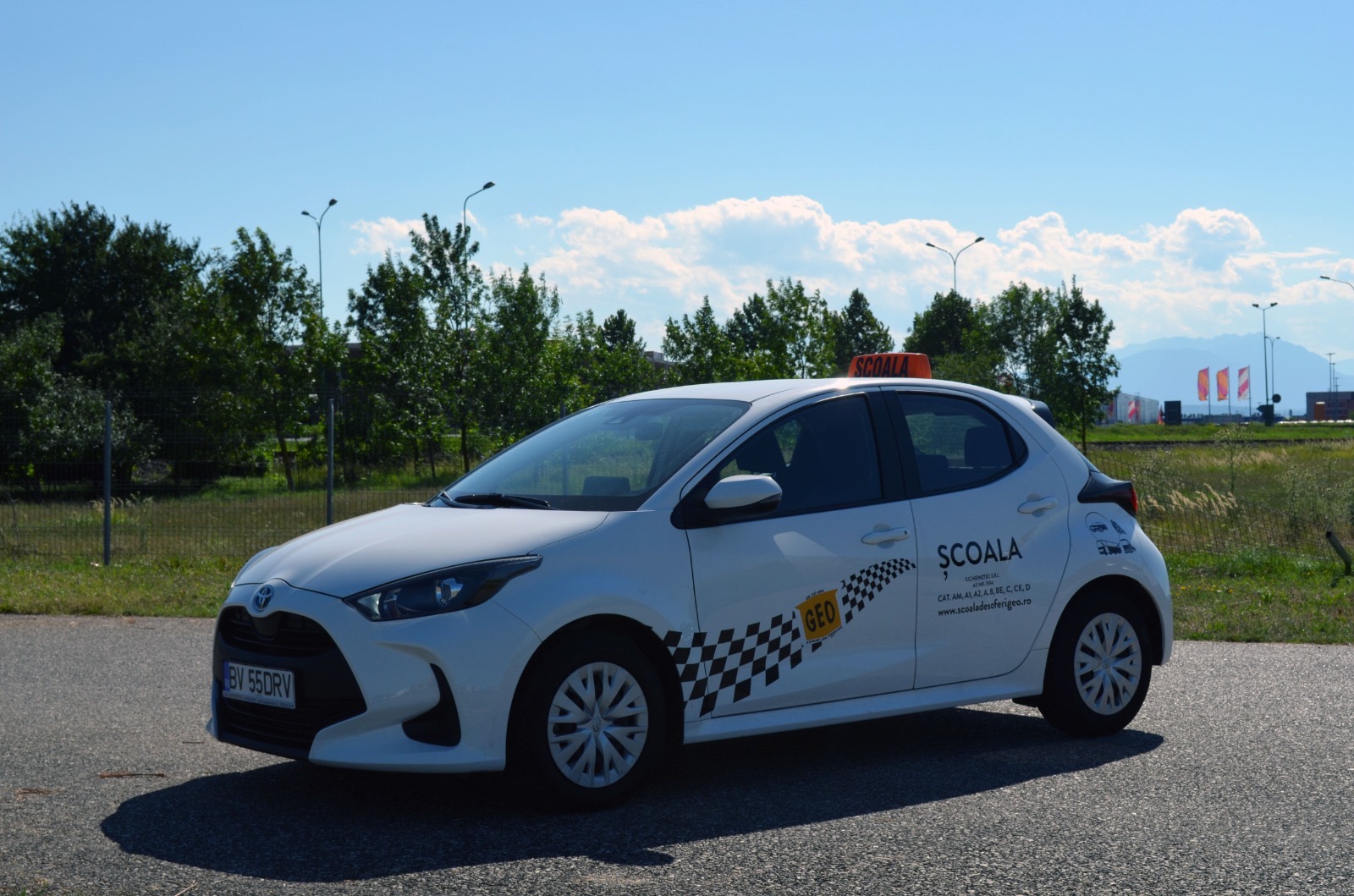Scoala De Soferi Geo Brasov - TOYOTA Yaris - hybrid automat