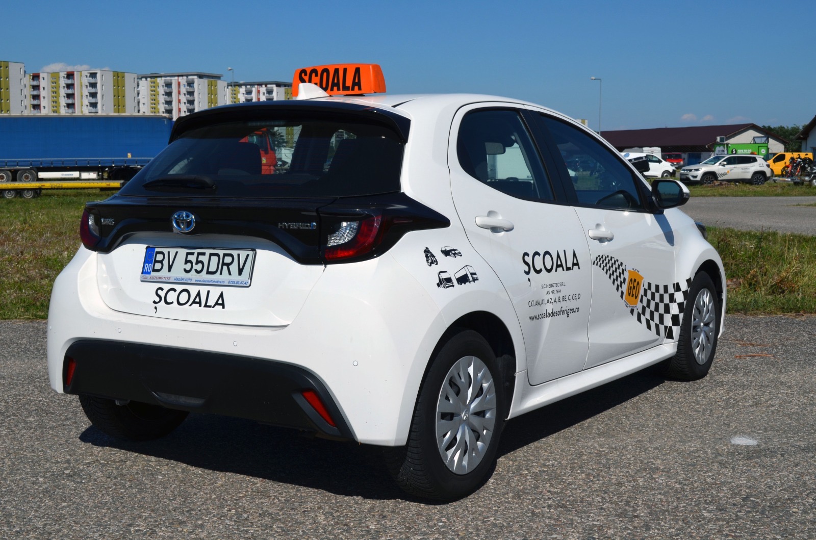 TOYOTA Yaris - hybrid automat