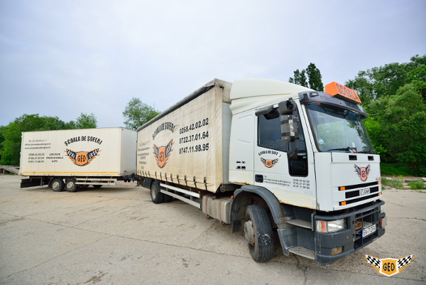 Autocamion Iveco + Remorca